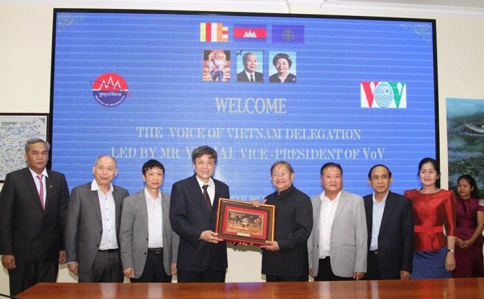 Đài Tiếng nói Việt Nam thúc đẩy hợp tác với Bộ Thông tin Campuchia