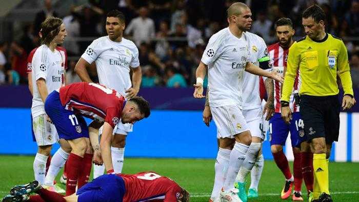 Pepe lại trơ trẽn ăn vạ làm hại đối phương