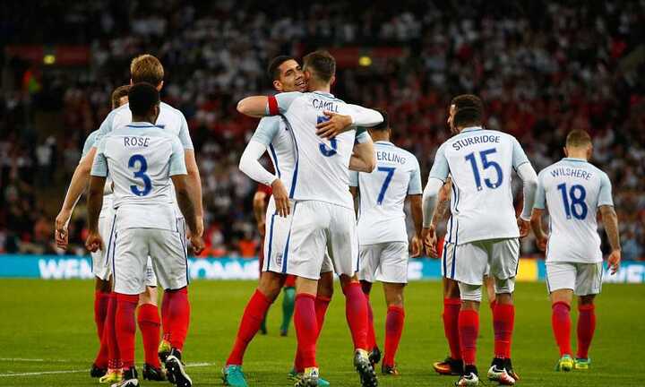 Mourinho ngồi khán đài xem tuyển Anh hạ Bồ Đào Nha