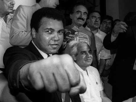 Võ sỹ Muhammad Ali qua đời: Huyền thoại quyền Anh, triết gia xuất sắc