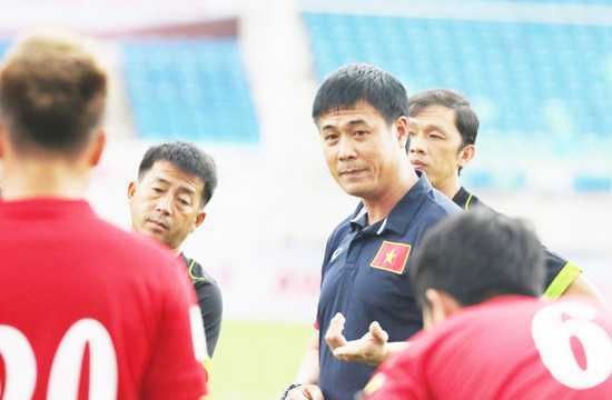 HLV Nguyễn Hữu Thắng: Công Phượng ở chế độ chờ, tuyển Việt Nam cần thêm may mắn