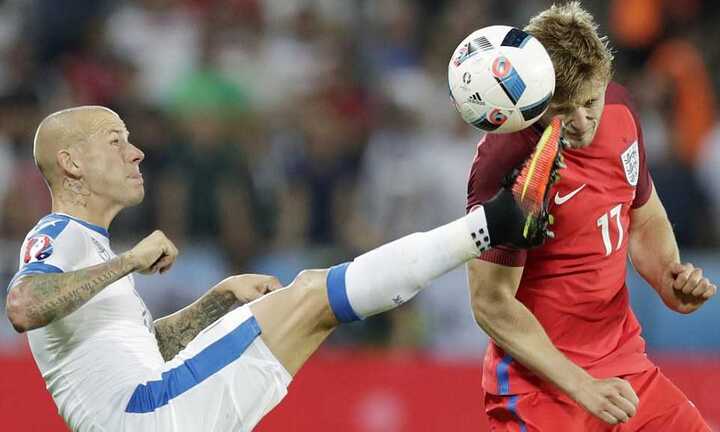 Súng hai nòng Vardy-Kane tịt ngòi, Anh mất ngôi đầu bảng