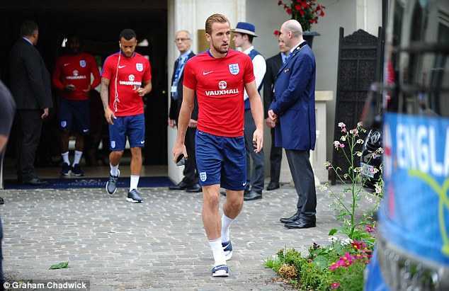 NSƯT Chí Trung: Không hối tiếc khi 'trung thành' với tuyển Anh