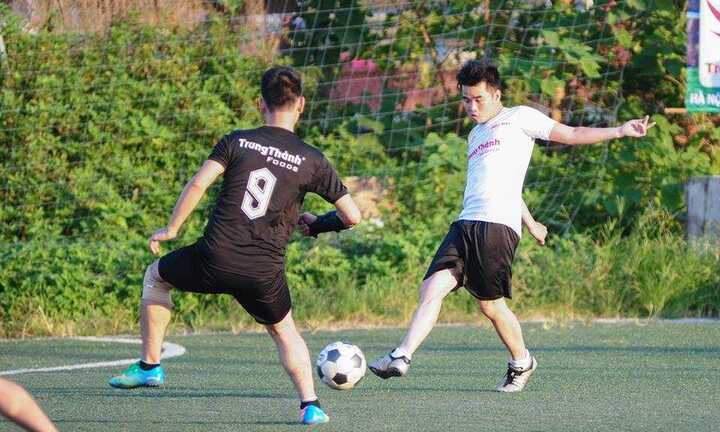 Đội bóng báo VTC News vào bán kết cúp Trung Thành