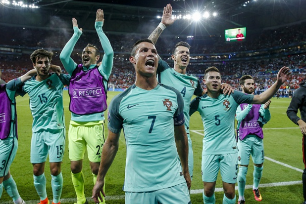 Ronaldo, Facebook và cơn động kinh trước trận chung kết