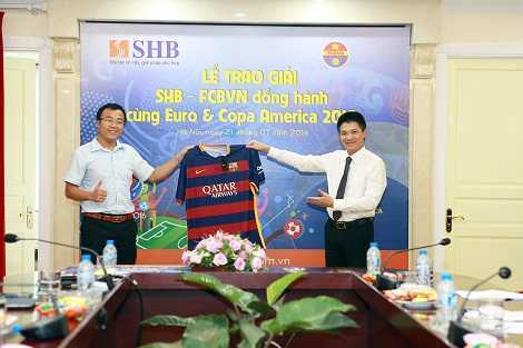 Fan Barca tại Việt Nam nhận quà tặng từ Messi, Neymar, Suarez