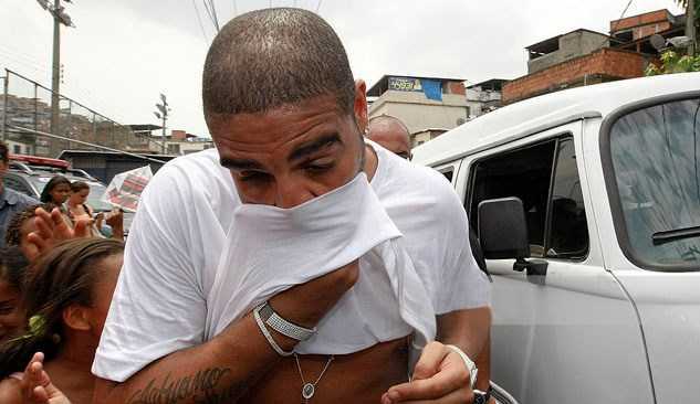 'Hoàng đế' Adriano: Vật vờ khu ổ chuột, sống nhờ dân giang hồ