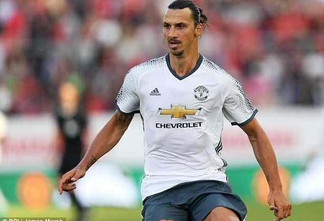 Ibrahimovic, số 9 thiên thần mà Man United miệt mài tìm kiếm