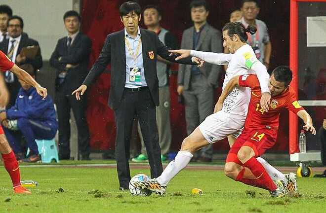 Bao giờ bóng đá Trung Quốc thôi ảo tưởng?