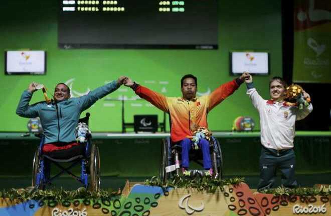 Thể thao VN lại lập kỳ tích: Lê Văn Công giành huy chương vàng Paralympic 2016, phá kỷ lục thế giới