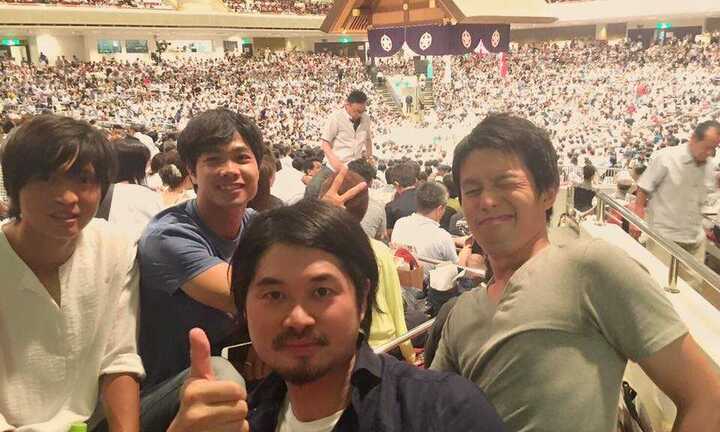 Công Phượng, Tuấn Anh khoe clip đi xem sumo