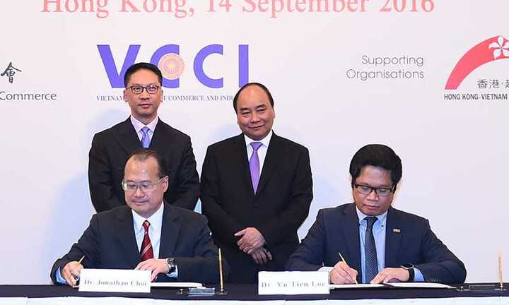 Thủ tướng chứng kiến các doanh nghiệp ký kết hợp tác lên tới 10 tỷ USD