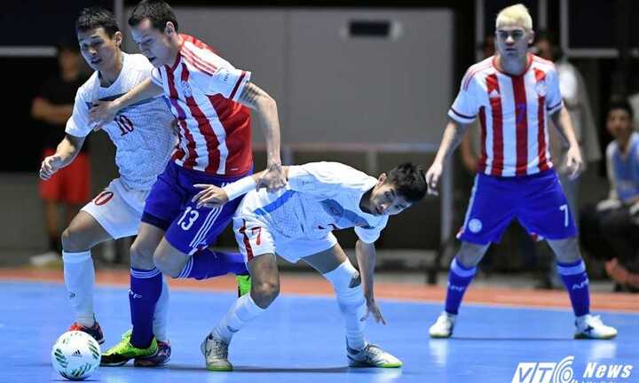 Kém xa đẳng cấp, tuyển Futsal Việt Nam thua đậm Paraguay