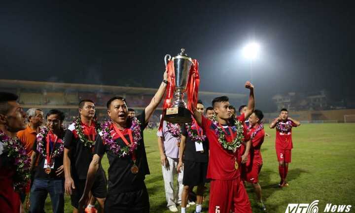 Thắng Hà Nội T&T, Than Quảng Ninh giành Cúp Quốc gia