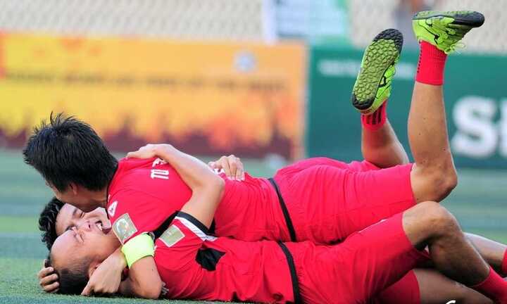 Bóng đá phủi: Mùa lễ hội trong trẻo ở Hà Nội