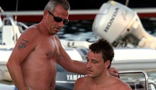 Bố John Terry dụ bồ nhí kém 22 tuổi bỏ chồng