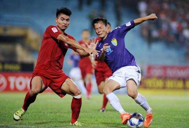 Tuyển Việt Nam bổ sung trung vệ lạ hoắc