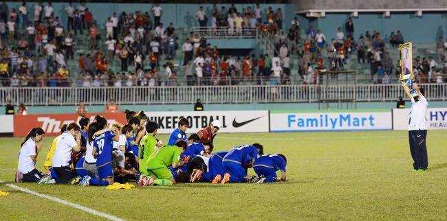 Cầu thủ Thái Lan luôn coi Quốc vương là biểu tượng của may mắn, thành công