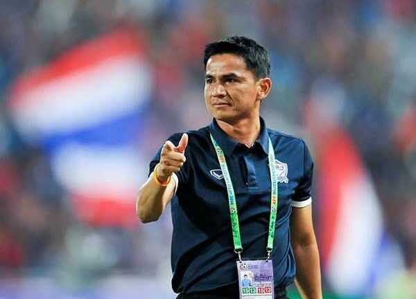 Quyết vô địch AFF Cup 2016, Kiatisak cấm cầu thủ Thái Lan chơi game