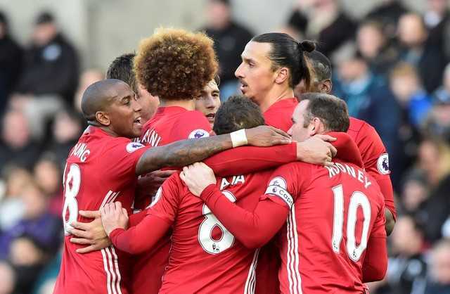 Ibrahimovic, Pogba ghi bàn, Man Utd thắng trận nhàn nhã