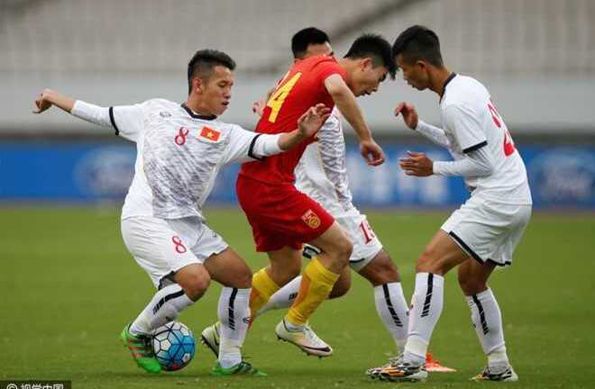 U22 Trung Quốc bị cầm hòa, U22 Việt Nam sáng cửa vô địch