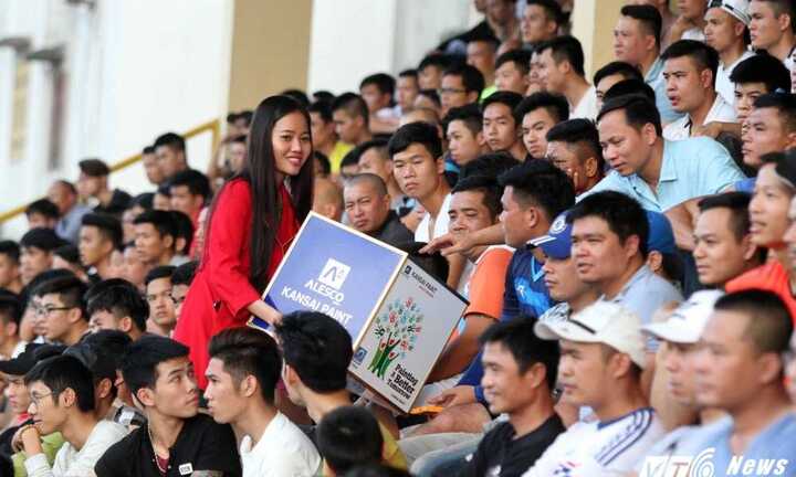 Cộng đồng Ngoại hạng Phủi chung tay làm từ thiện