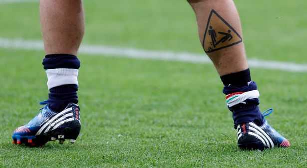 Quế Ngọc Hải nên xăm hình như De Rossi: Hãy xoạc bóng có tâm