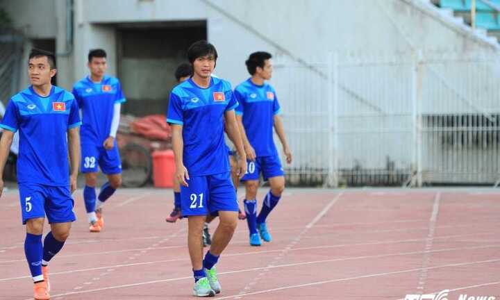VFF, Yokohama FC tìm phương án chữa chấn thương cho Tuấn Anh