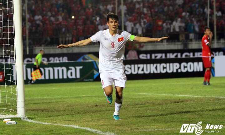 Clip: Công Vinh ghi bàn thứ 50 cho đội tuyển Việt Nam