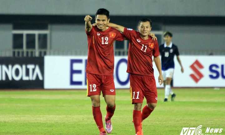 Hậu vệ Campuchia lóng ngóng đá phản lưới nhà