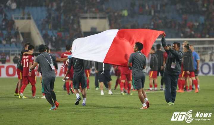 Indonesia vào chung kết AFF Cup 2016 sau trận đấu lạ lùng