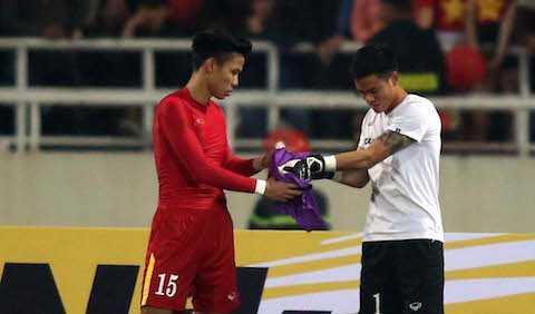 Thủ môn Nguyên Mạnh: Chiếc thẻ đỏ hiện về như cơn ác mộng