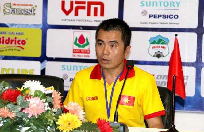 HLV U21 Việt Nam: 'Trọng tài bắt rất tốt, bù giờ 3 phút mà U21 Myanmar ghi bàn phút 95'