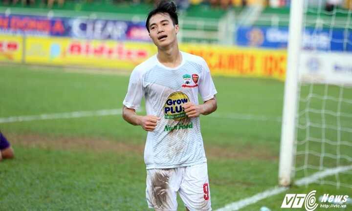 Xuân Trường, Công Phượng lu mờ trước Văn Toàn