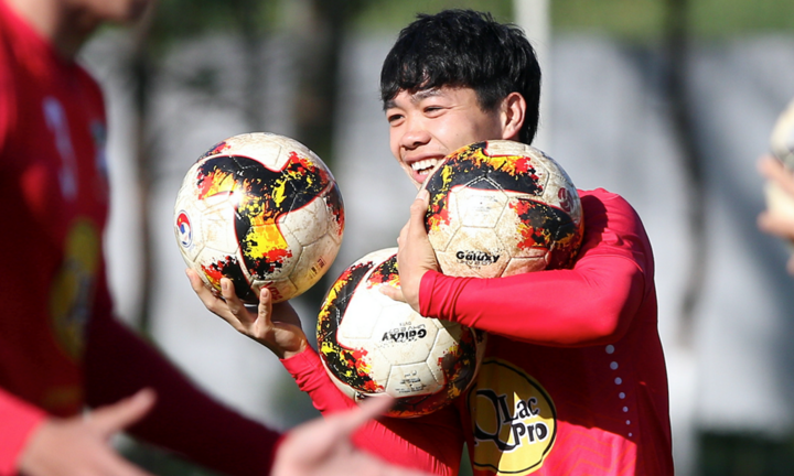 Công Phượng quên sinh nhật buồn, mơ ra nước ngoài thi đấu