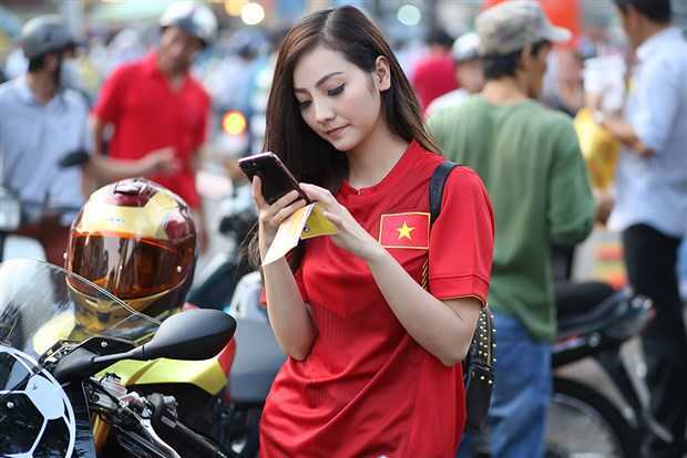 Người đẹp đi phân khối lớn mê mệt U23 Việt Nam là ai?