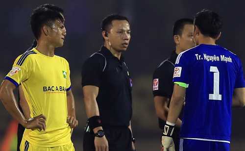 Trọng tài Trung Kiên nhận sai, xin lỗi người hâm mộ và đội SLNA