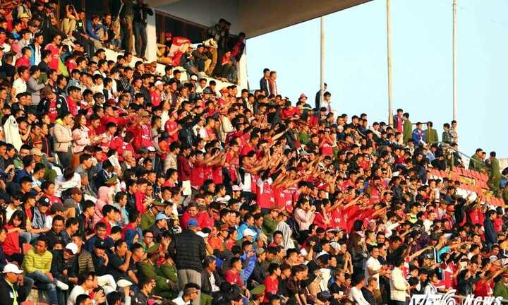 Trọng tài Hiền Triết bắt đúng, không thể bao biện cho hành vi của CĐV Hải Phòng