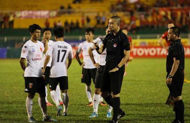 Thi đấu phản cảm, CLB Long An có thể bị phạt cực nặng thế nào?