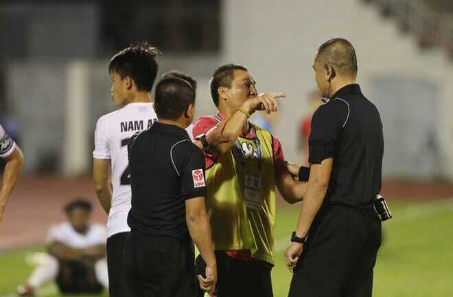 Sau sự cố Hoàng Vũ Samson, xử phạt CLB Long An: Cần một V-League minh bạch hoá