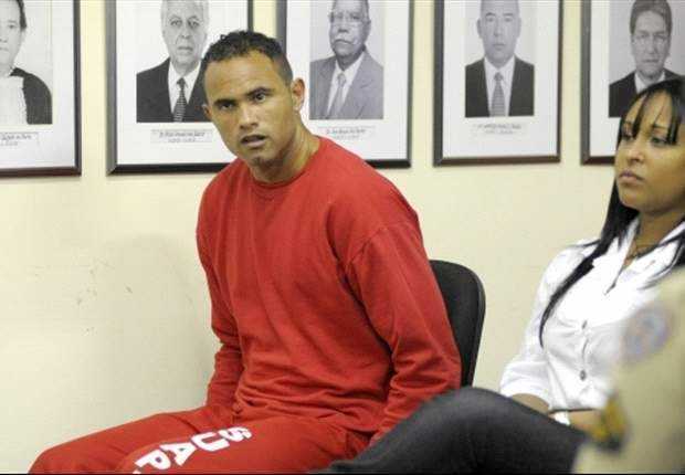 Tại sao CLB Brazil chào đón gã thủ môn giết bạn gái vừa ra tù?