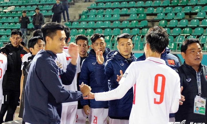 Đến lúc phải dành lời khen cho HLV Hữu Thắng