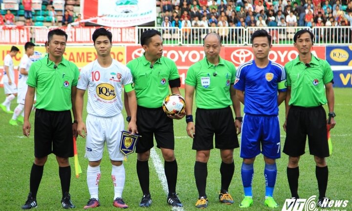 Công nhận bàn thắng của HAGL, trọng tài biên thừa nhận sai lầm