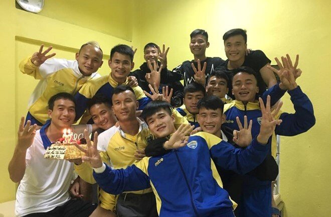 Sợ bị tấn công, cầu thủ Thanh Hóa không dám rời khách sạn HAGL