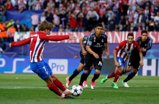 Tranh cãi ầm ĩ quanh quả phạt đền của Antoine Griezmann