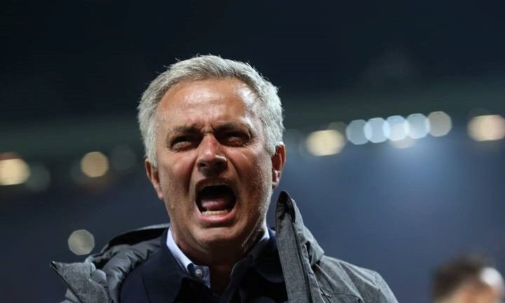 MU vào chung kết Europa League, Mourinho mừng suýt khóc
