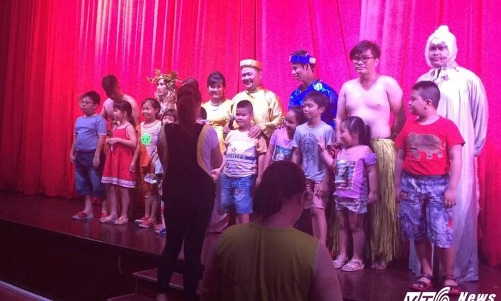 Video: Minh Béo trơ trẽn diễn kịch cổ tích ngày Quốc tế Thiếu nhi 1/6