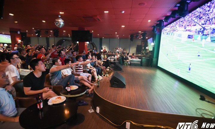 Người Việt Nam mê bóng đá nhưng 'lãng quên dần' bóng đá Việt Nam