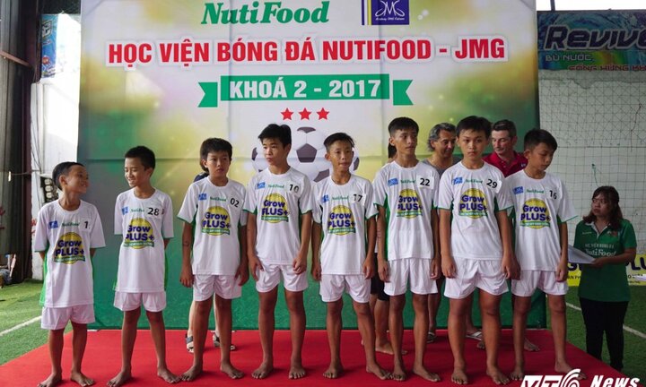 Em trai cầu thủ HAGL trúng huyển học viện Nutifood-JMG khóa II