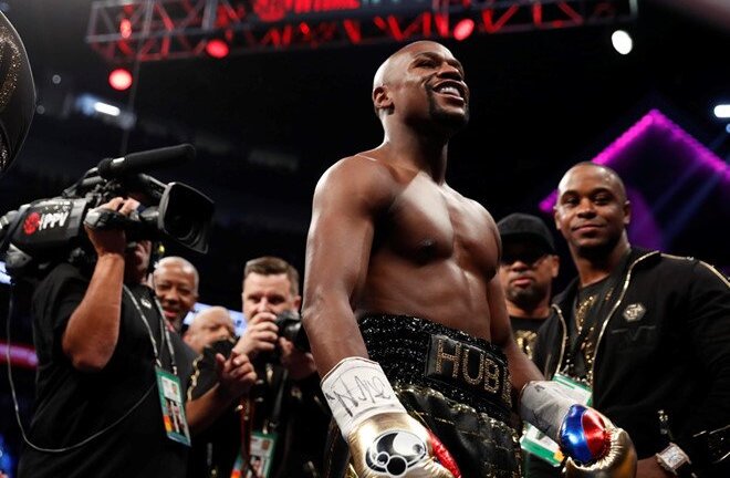 Floyd Mayweather thắng knock-out, nhà cái thoát thua hàng tỷ USD